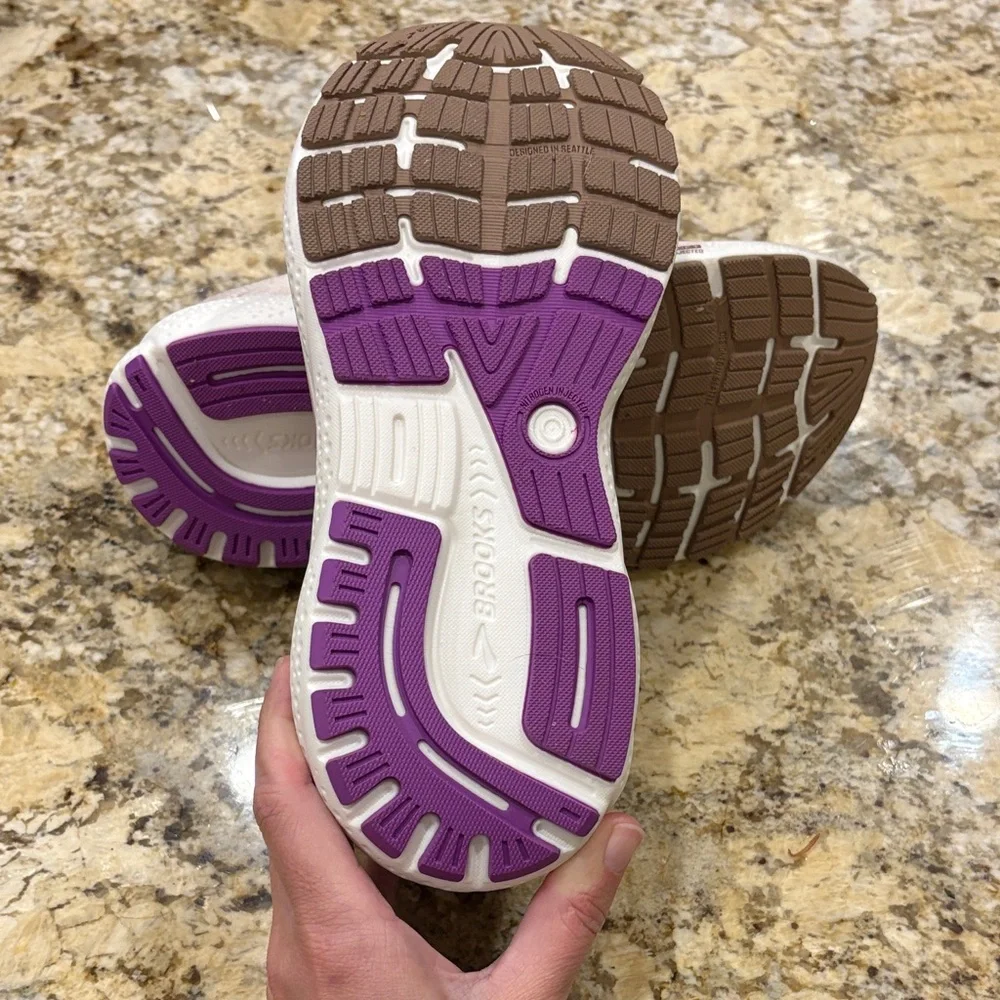 NWT Women's Brooks Ghost Cream and Purple Athletic Shoes 7.5 - Picture 4 of 4